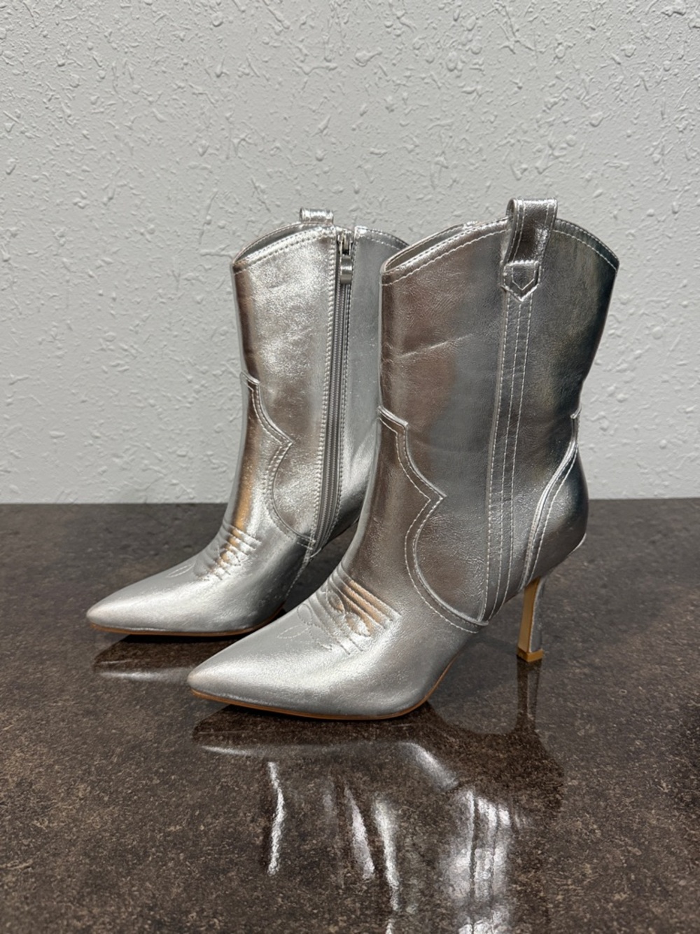 Billini Silver Pointed-Toe‎ Stiletto Ankle Boots Western Wear Size 6